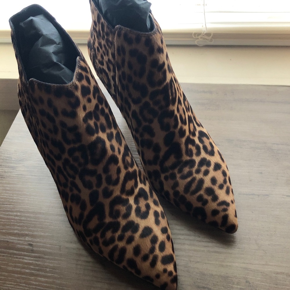 NWT Burberry Castlemore Animal Print Ankle Booties size 38 - Picture 9 of 13